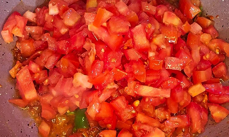 3 large chopped tomatoes